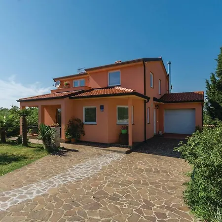 Appartamento Two-bedroom In Žbandaj