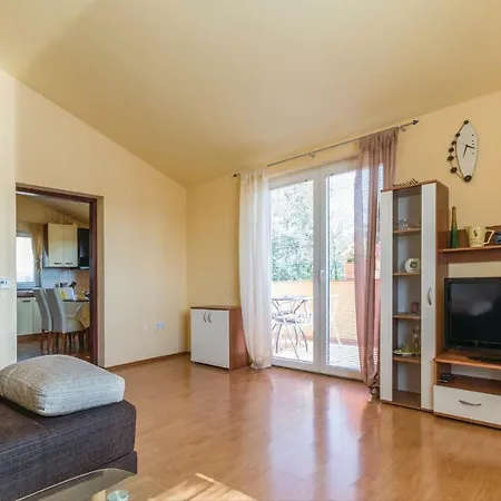 Two-bedroom In Žbandaj